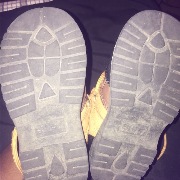 Boys Timberland Boots - Picture 3 of 3